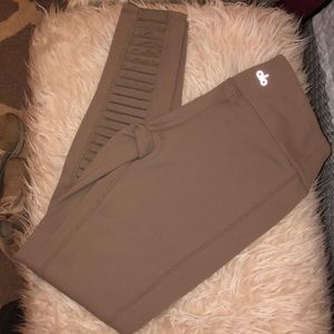 Alo Yoga Moto leggings